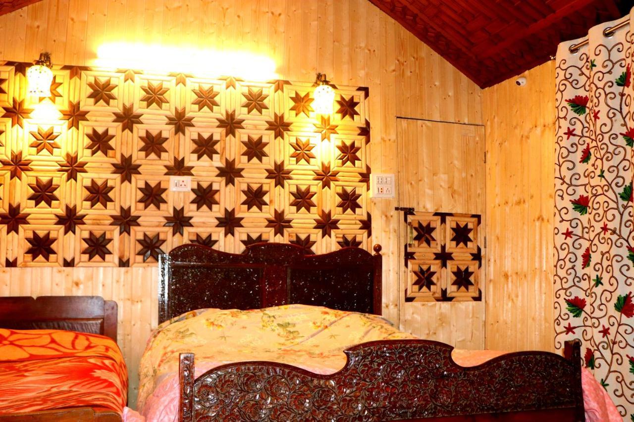 House Boat New Pala Palace Srīnagar Eksteriør bilde